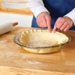 Anchor Hocking Deep Pie Glass Pan Wide Fluted Edge & Expandable Cover 24cm - Image 3